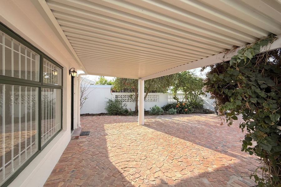 To Let 2 Bedroom Property for Rent in Flamingo Vlei Western Cape